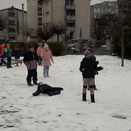 Kinder im Schnee